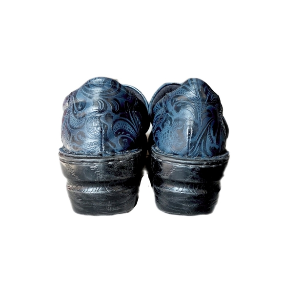 B.O.C Womens Peggy Leather Blue Professional Slip On Clogs Size 9.5 - Picture 3 of 6